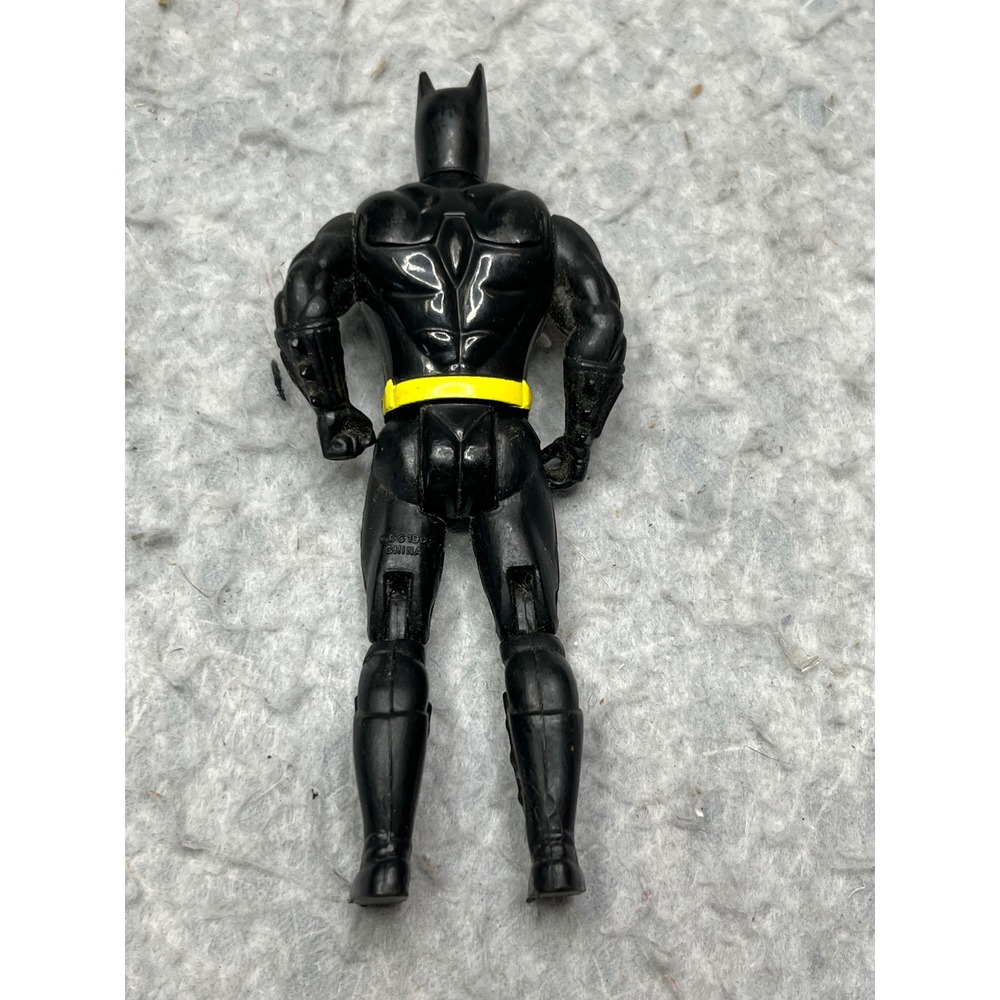 Vintage Batman Action Figure 1989 DC Comics Black Suit Yellow Belt 5 Inch Toy - Picture 2 of 4